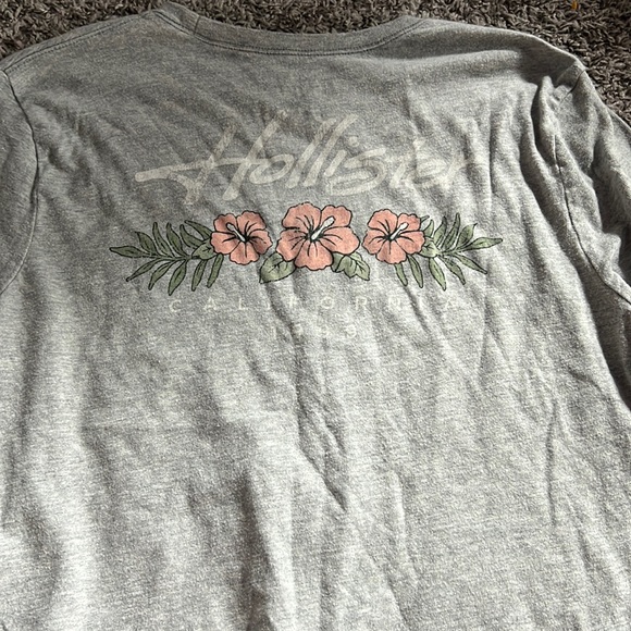 love sleeve hollister tee! (design on back) - Picture 1 of 4